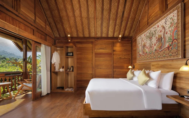 Devani Resort Sidemen