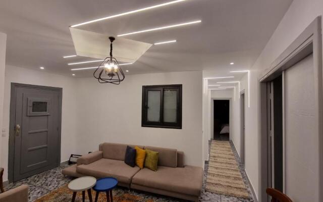 Alex Gate apartment - families only