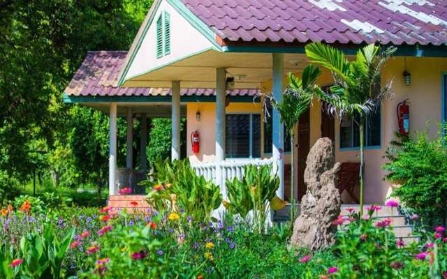 Country Lake Nature Lodge