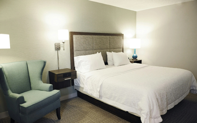 DoubleTree by Hilton Sterling - Dulles Airport