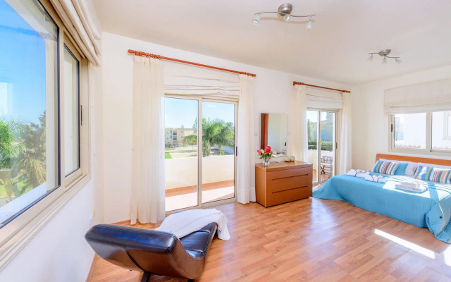 Ariadne Villa