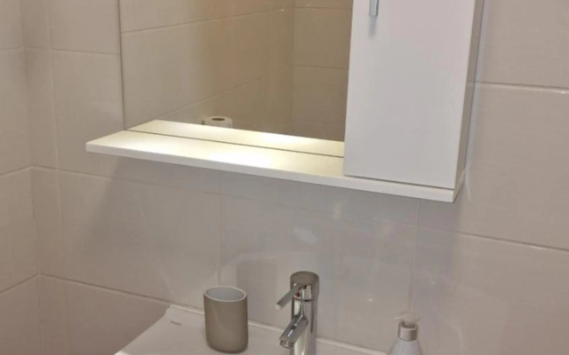 Lovely condo with free parking