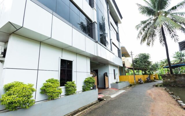 OYO 15598 Cochin Airport Hotel