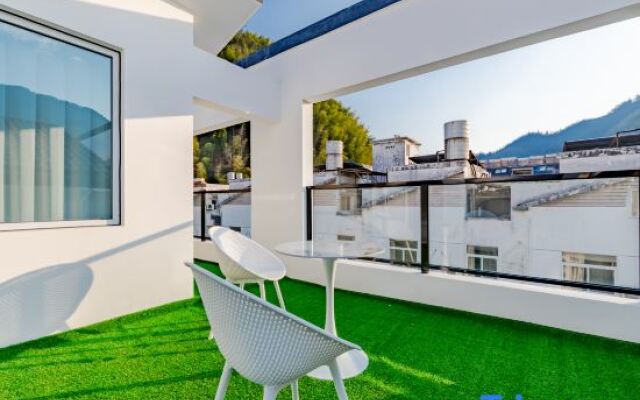 This Youshan Homestay (Huangshan South Gate Transfer Center)