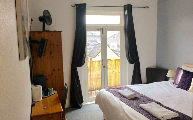 Avon Side Guest House