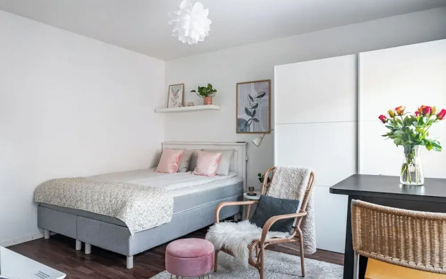 Studios near Lahti Center and Isku-Arena with Free Parking