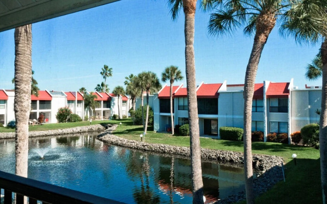 Runaway Bay Resort by BBG