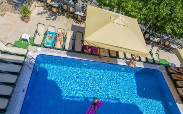 Karen Hotel