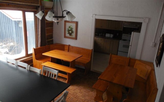 Chalets & appartements Au Chant De La Rivière