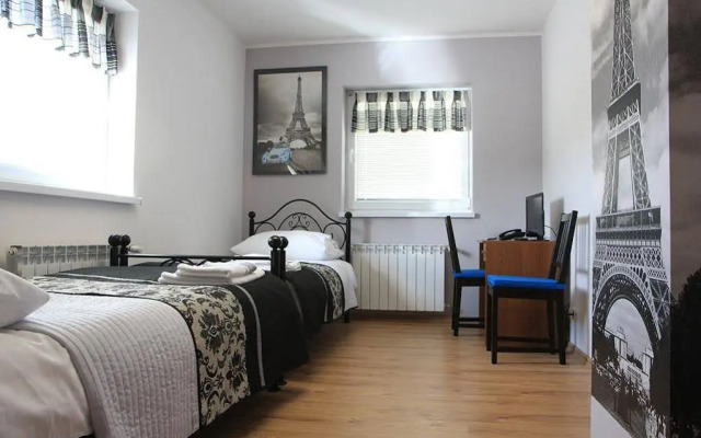 Leo Hostel