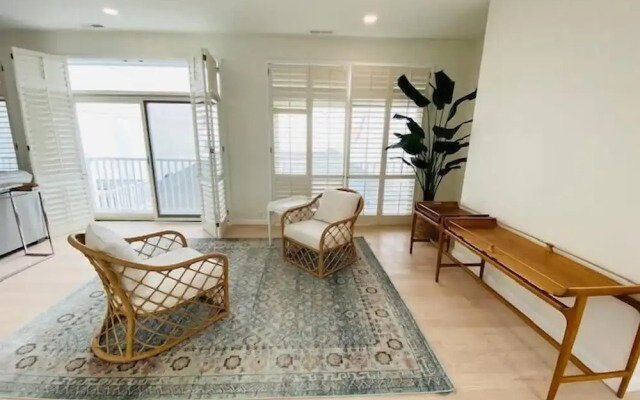 Olive Avenue 1C