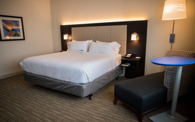 Holiday Inn Express & Suites Marietta