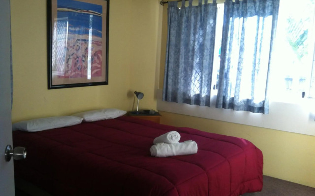 Bayviews & Harbourview Holiday Apartments
