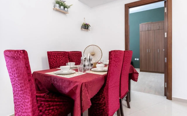 Live spacious 3BR - All En suite with Balcony