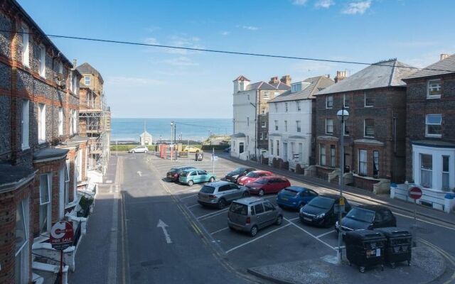 Seafront Walk Garden Apartment