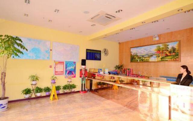 Changfu Business Hotel（Wuhan Canglong Island East Street Metro Station）