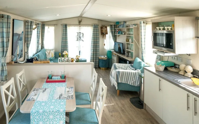 Amazing Chalet in Oostkapelle With Garden
