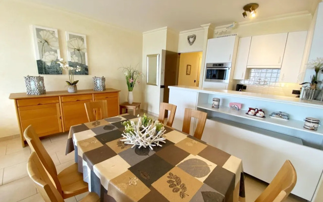 Apartment in Nieuwpoort by the Beach