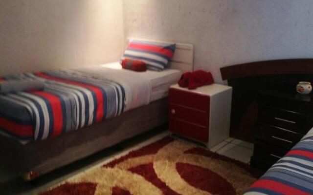 Naisar Sparkling White Apartment