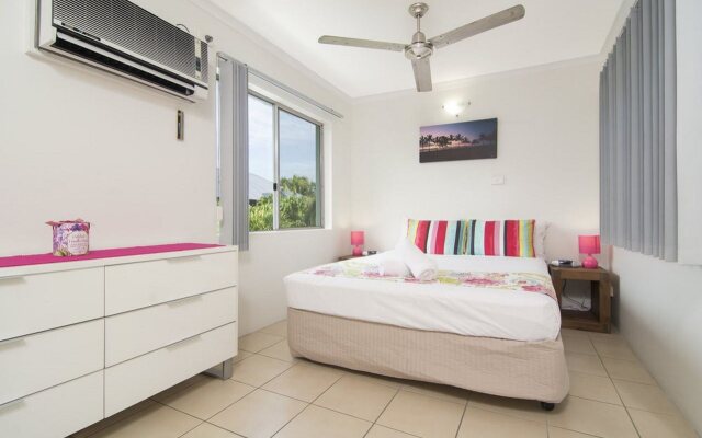 Port Douglas Outrigger Holiday Apartments