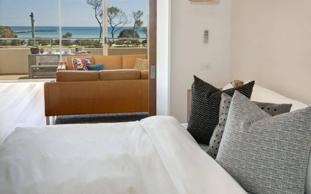 Aquabelle Apartments