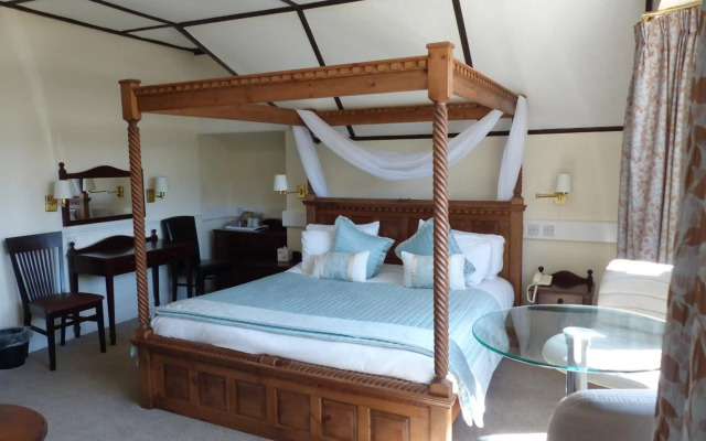 Farnham House Hotel