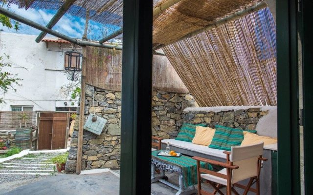 The Old Pomegranate House - Sea View - AC - Wifi - SAT TV