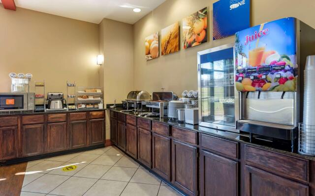 Comfort Suites Airport South