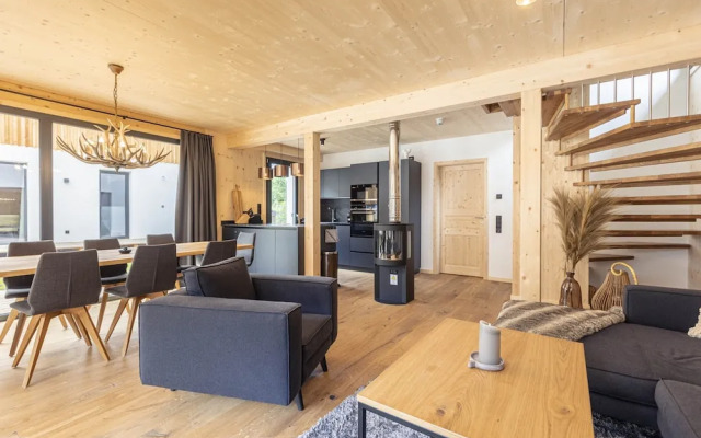 Superior Chalet mit 4 Schlafzimmern & Wellness