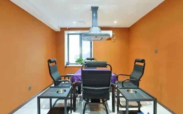 Yilong Hotel (Jilin Railway Station Fortune Plaza)