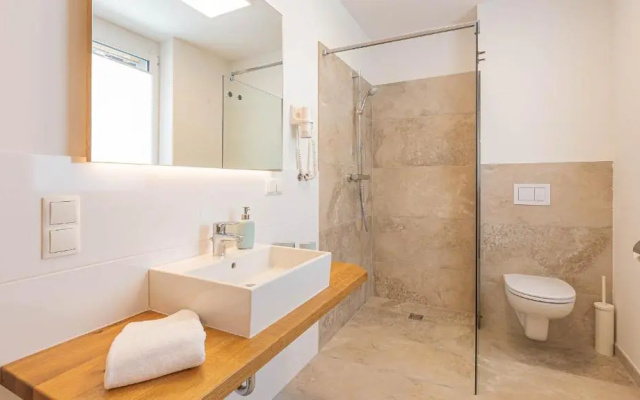 Alpine Appartement Top 4 by AA Holiday Homes