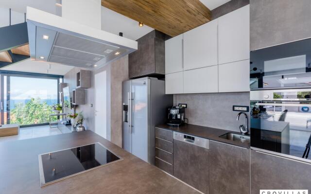 Vitae in Sutivan with 3 bedrooms and 3 bathrooms