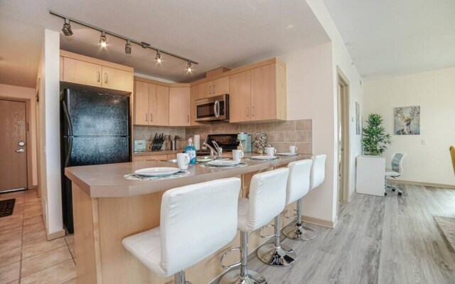 Gorgeous 2bd Condo Patio Gym Parking Coffee