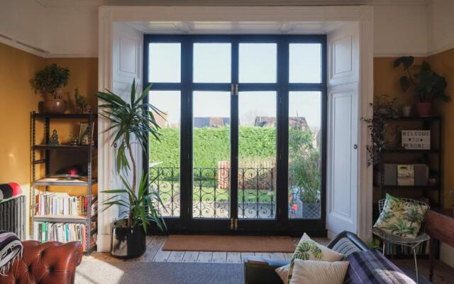 The Georgian Manor Apartment - Central Frome