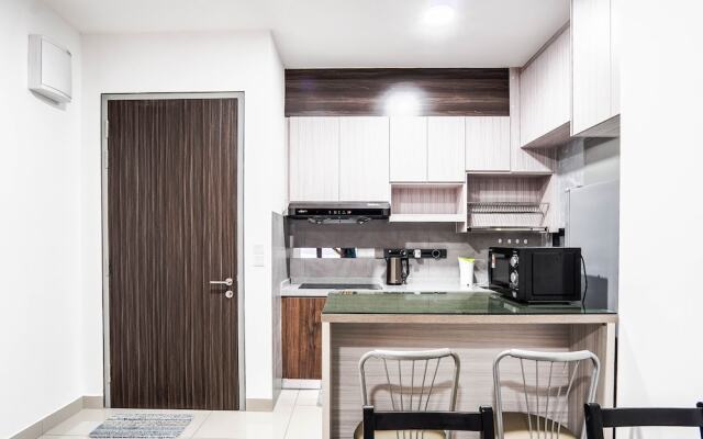 M Vertica KL by Airhost