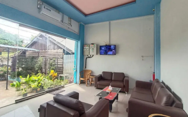 OYO 92207 Hotel Koperasi