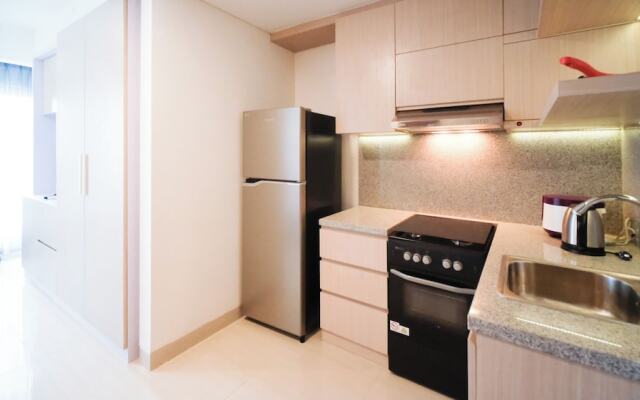 Modern And Comfy Studio At Grand Sungkono Lagoon Apartment