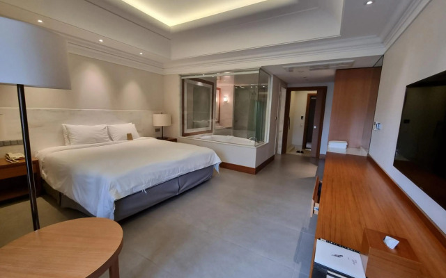 Pine Grove Hotel