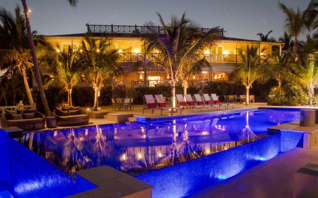 Coral Sands Inn & Cottages