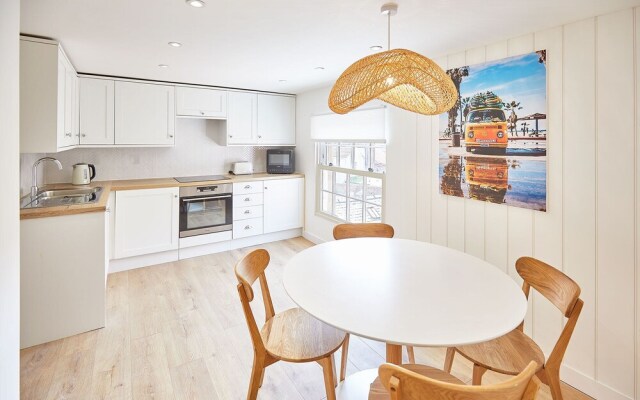 Host Stay Cosy Coastal Golden Lion Apartments