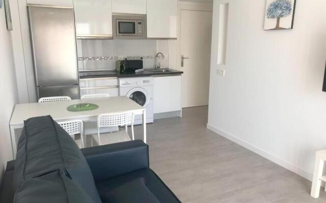 COOL Apartment NEAR Beach Pool & AC 1