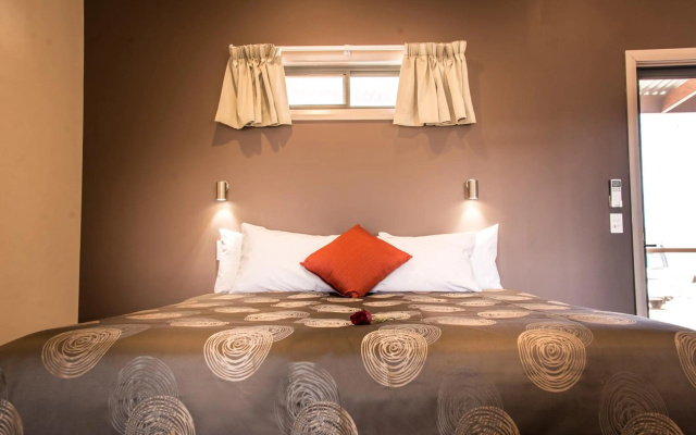 Broken Hill Outback Resort – Guest Rooms – Broken Hill