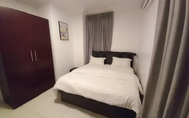 Lilly Grand Luxury Hotel and Apartment