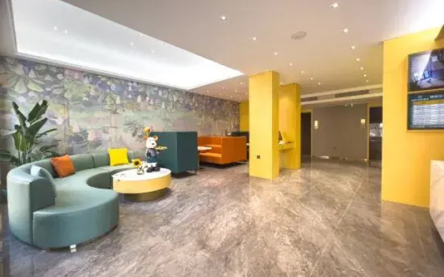 Trip.com Hotel (Xinzheng Xiasi International College Branch)