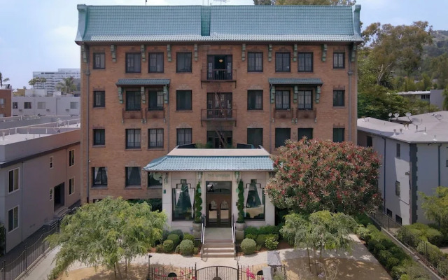 The Nirvana Apartment Hotel