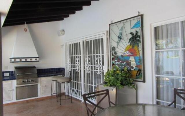 Casa Dos Dolphins Villa