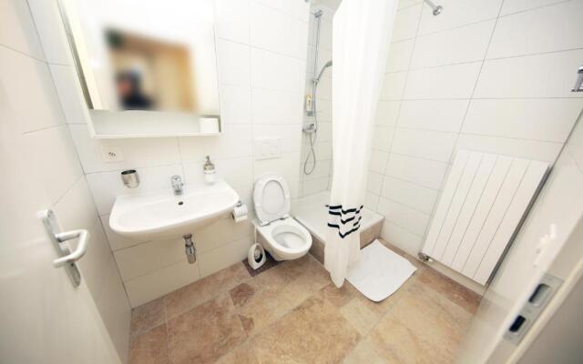 Cozy Apartment close to Cornavin Train Station and lake