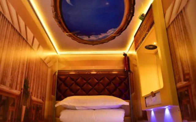 Backpacker Youth Hostel