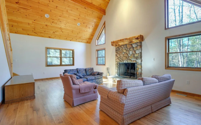 Benton Home on 50 Acres w/ Private Deck & Views!