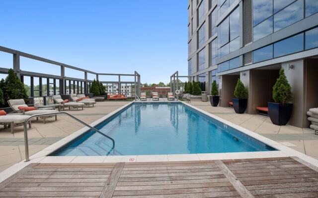 The Luxe Suites at University City